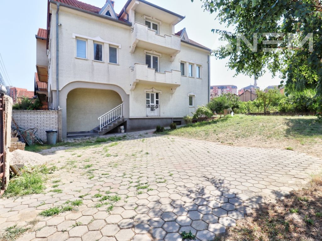 House for rent 300 square meters in kalabria neighborhood