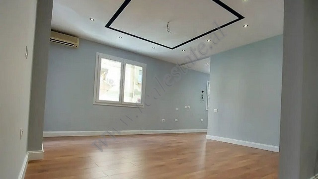 Zwei-zimmer-wohnung zum verkauf in der nähe des 21. Dhjetorit-viertels in Tirana, albanien (2)