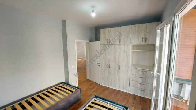 Zwei-zimmer-wohnung zum verkauf in der nähe des 21. Dhjetorit-viertels in Tirana, albanien (8)