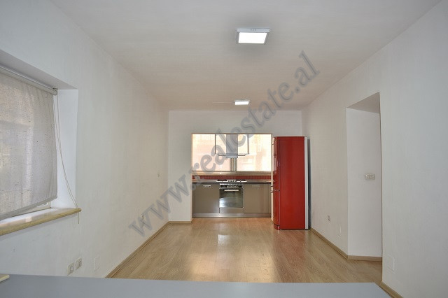 Espace de bureau à louer dans le quartier myslym shyri à Tirana, albanie (2)