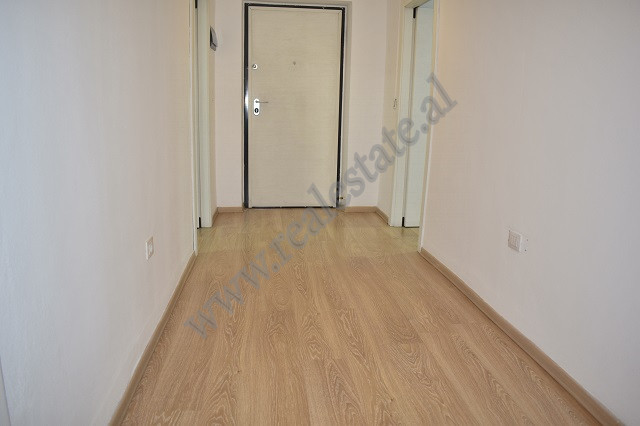 Espace de bureau à louer dans le quartier myslym shyri à Tirana, albanie (8)