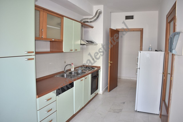 Espaço de escritório para alugar no centro de Tirana, albânia (4)