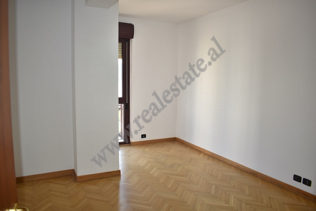 Espaço de escritório para alugar no centro de Tirana, albânia (7)