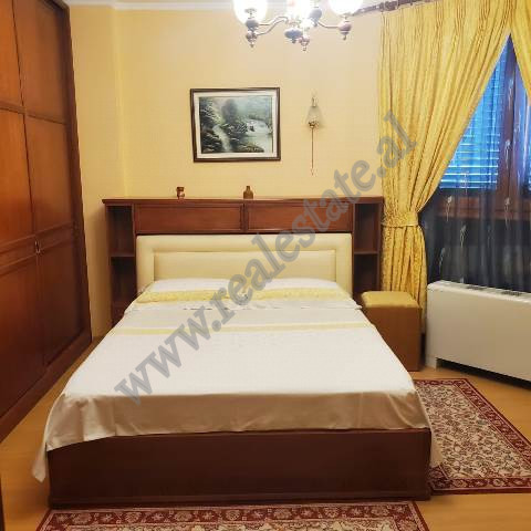 Three bedroom apartment for rent at 21 dhjetori area in Tirana, albania (5)