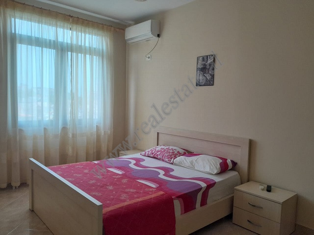 Appartamento con due camere da letto in affitto vicino al lago artificiale, a Tirana. (7)