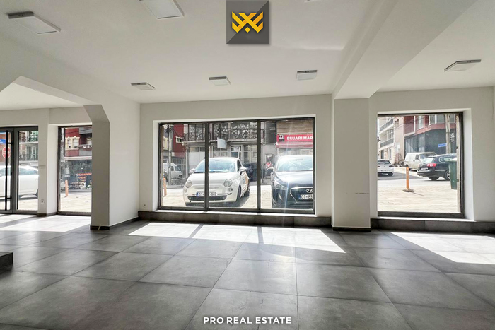 Espacio de 120m² en alquiler en kodra e trimave