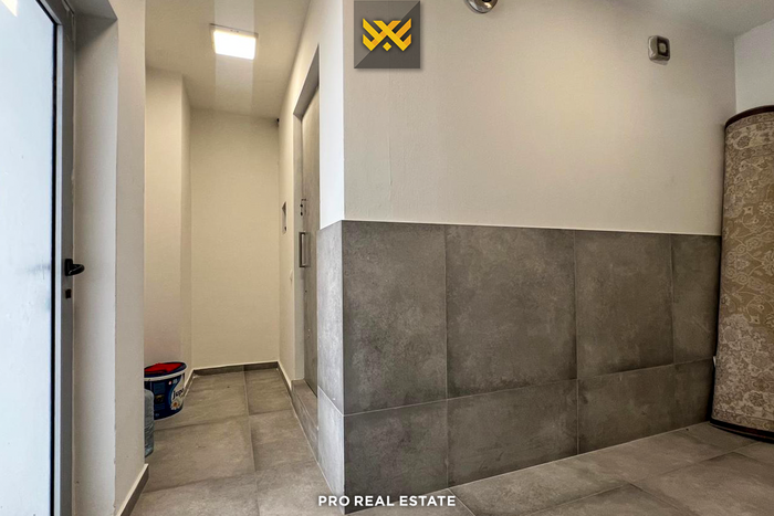 Espacio de 120m² en alquiler en kodra e trimave