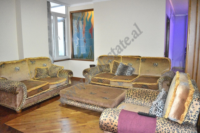 Appartamento con due camere da letto in affitto vicino a via kavaja a Tirana, albania (2)