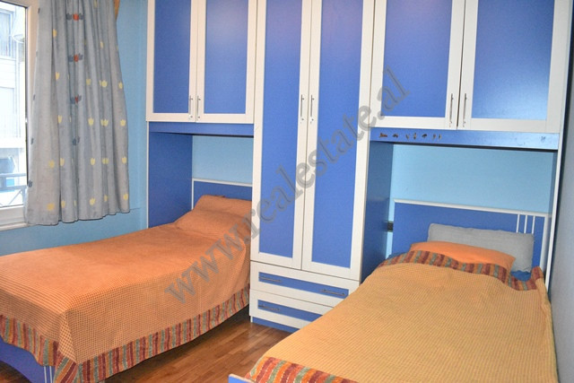 Appartamento con due camere da letto in affitto vicino a via kavaja a Tirana, albania (7)