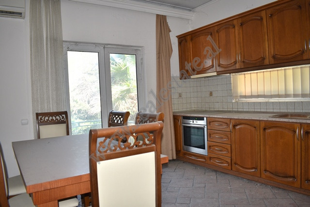 Villa en venta en la calle kodra e diellit en Tirana