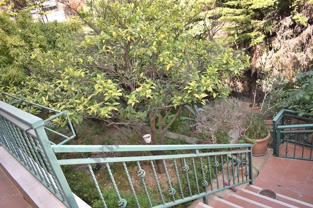 Villa en venta en la calle kodra e diellit en Tirana