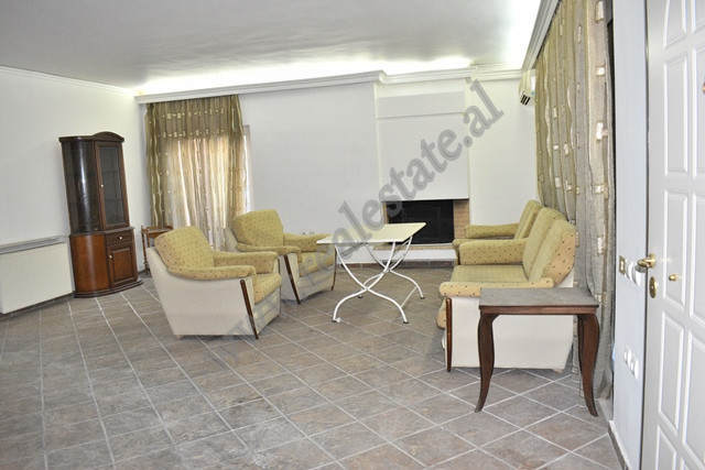 Villa en venta en la calle kodra e diellit en Tirana