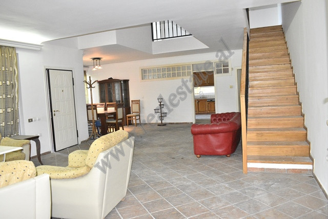 Villa en venta en la calle kodra e diellit en Tirana