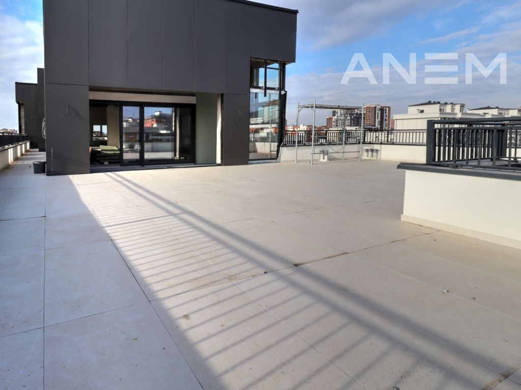 Ático en venta 278,67 m² de espacio habitable y terraza de 140 m² en el barrio Mati 1 - rruga c