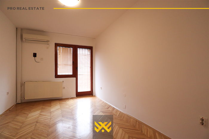 Maison de 470m² à louer à dragodan.