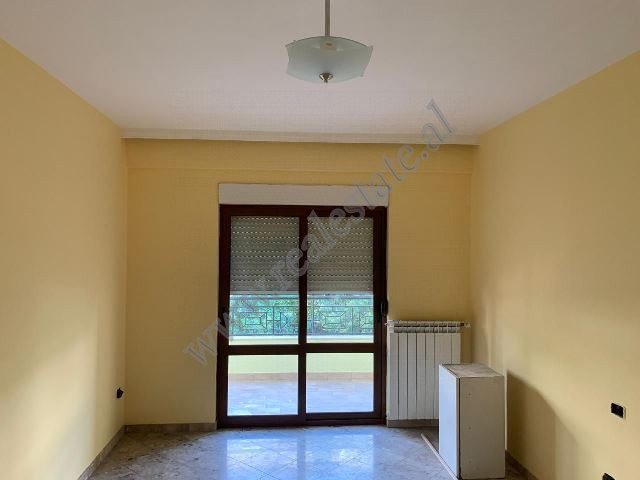 Appartement de trois chambres à vendre dans la rue muhamet gjollesha à Tirana, albanie (4)