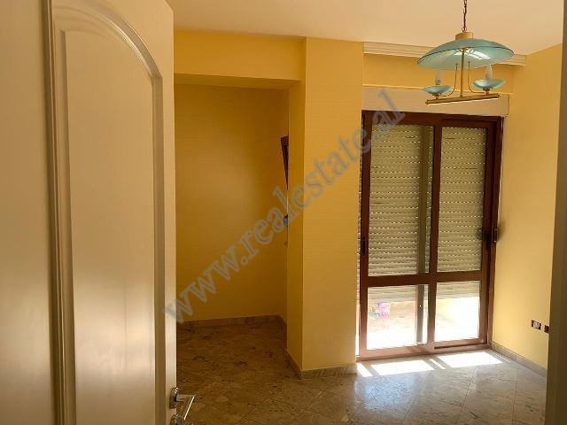 Appartement de trois chambres à vendre dans la rue muhamet gjollesha à Tirana, albanie (6)