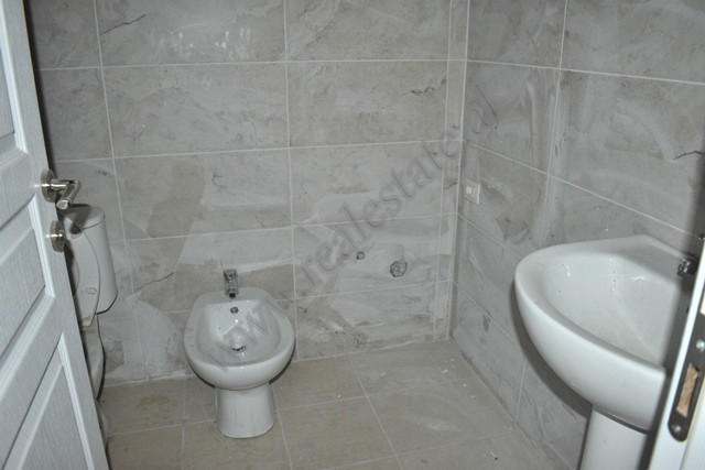 Appartamenti con due camere da letto in vendita vicino a via asim vokshi a Tirana