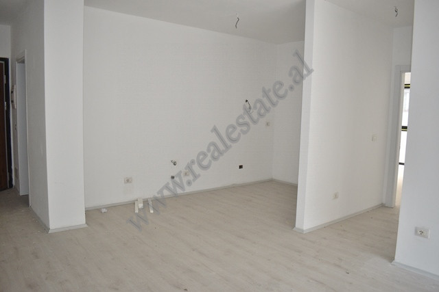 Apartamente me dy dhoma gjumi për shitje pranë rrugës asim vokshi në Tiranë, shqipëri (3)