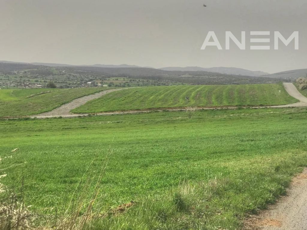 Land for sale 11 ari in novobrdo