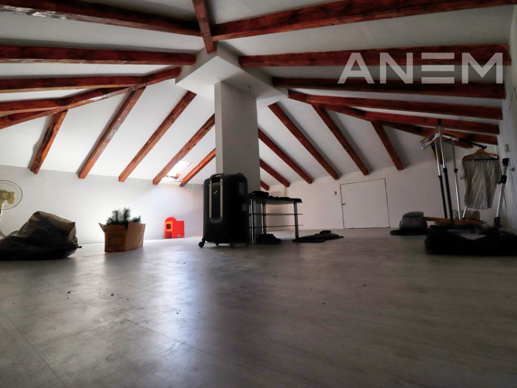 Casa de 380 metros cuadrados en venta en llapnasellë