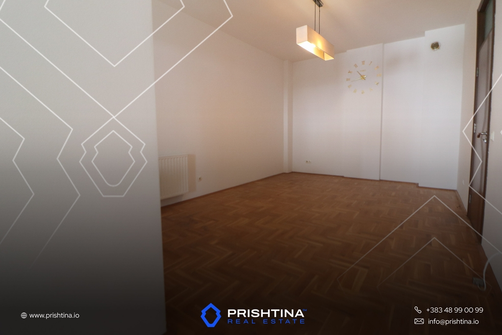 Banesë në shitje 64m² + 26m² tarracë në rrugën c