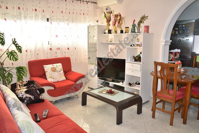 Apartamento de dos habitaciones en venta cerca de la calle myslym shyri en Tirana