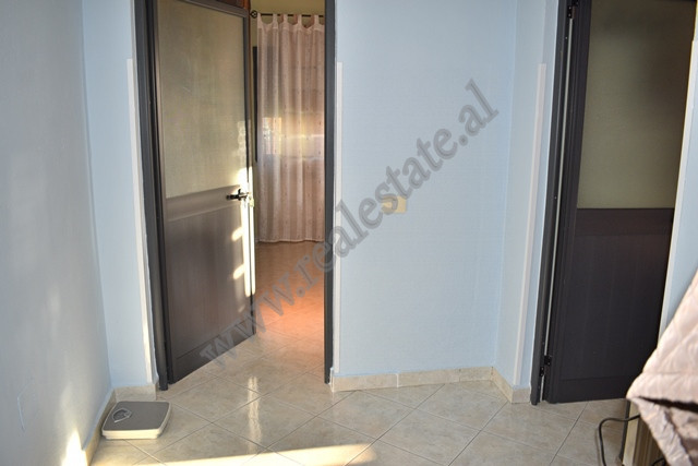 Apartamento de dos habitaciones en venta cerca de la calle myslym shyri en Tirana