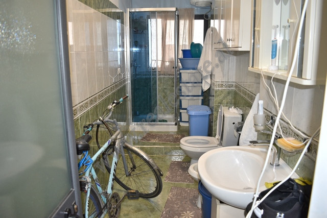 Apartamento de dos habitaciones en venta cerca de la calle myslym shyri en Tirana