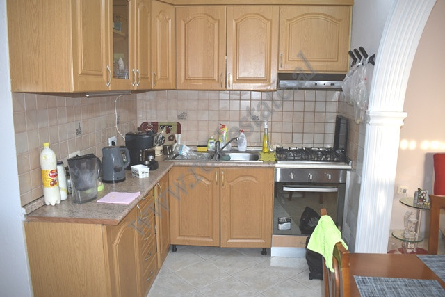 Apartamento de dos habitaciones en venta cerca de la calle myslym shyri en Tirana