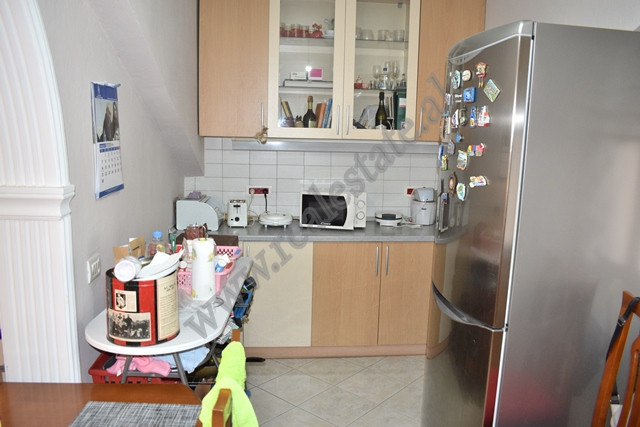 Apartamento de dos habitaciones en venta cerca de la calle myslym shyri en Tirana
