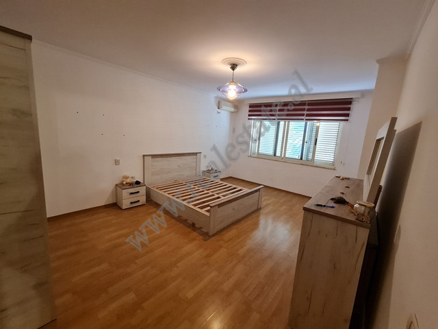 Appartamento con tre camere da letto in vendita vicino a piazza wilson a Tirana, albania (6)
