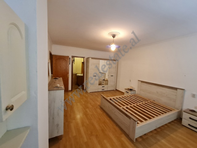 Appartamento con tre camere da letto in vendita vicino a piazza wilson a Tirana, albania (7)
