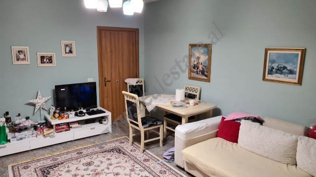 Zwei-zimmer-wohnung zur miete in der nähe der ballettschule in Tirana, albanien (2)