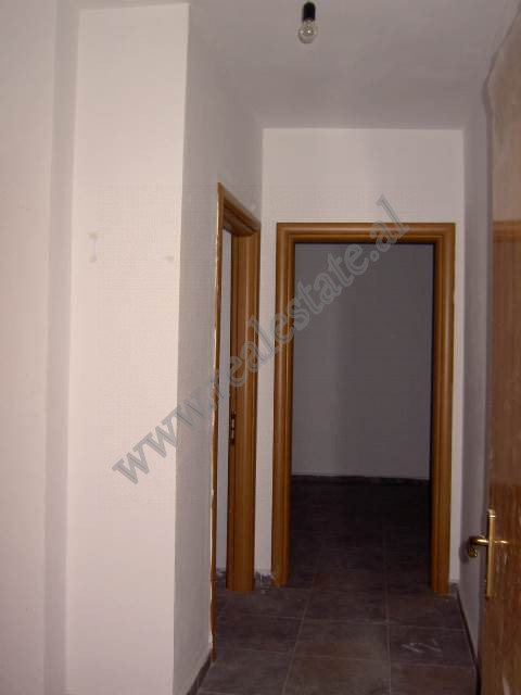 Zwei-zimmer-wohnung zur miete in der nähe der ballettschule in Tirana, albanien (8)