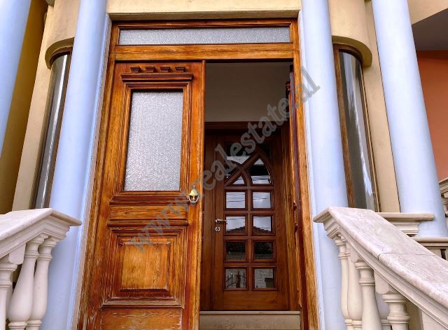 Villa de quatro andares à venda em Korça, albânia (2)