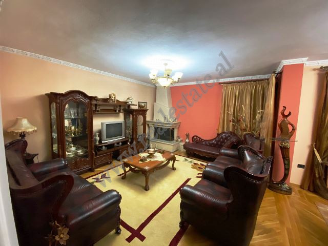 Villa de quatro andares à venda em Korça, albânia (8)