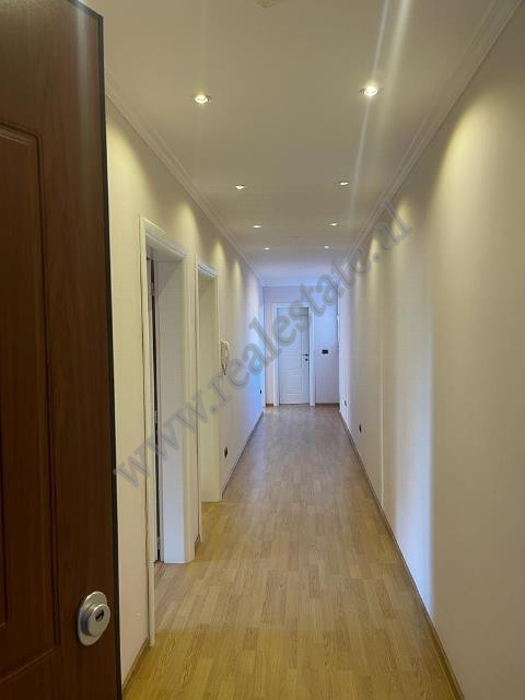 Ufficio in affitto in via durresi a Tirana (4)