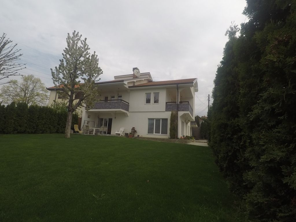 Casa in vendita 380m² a zllatar