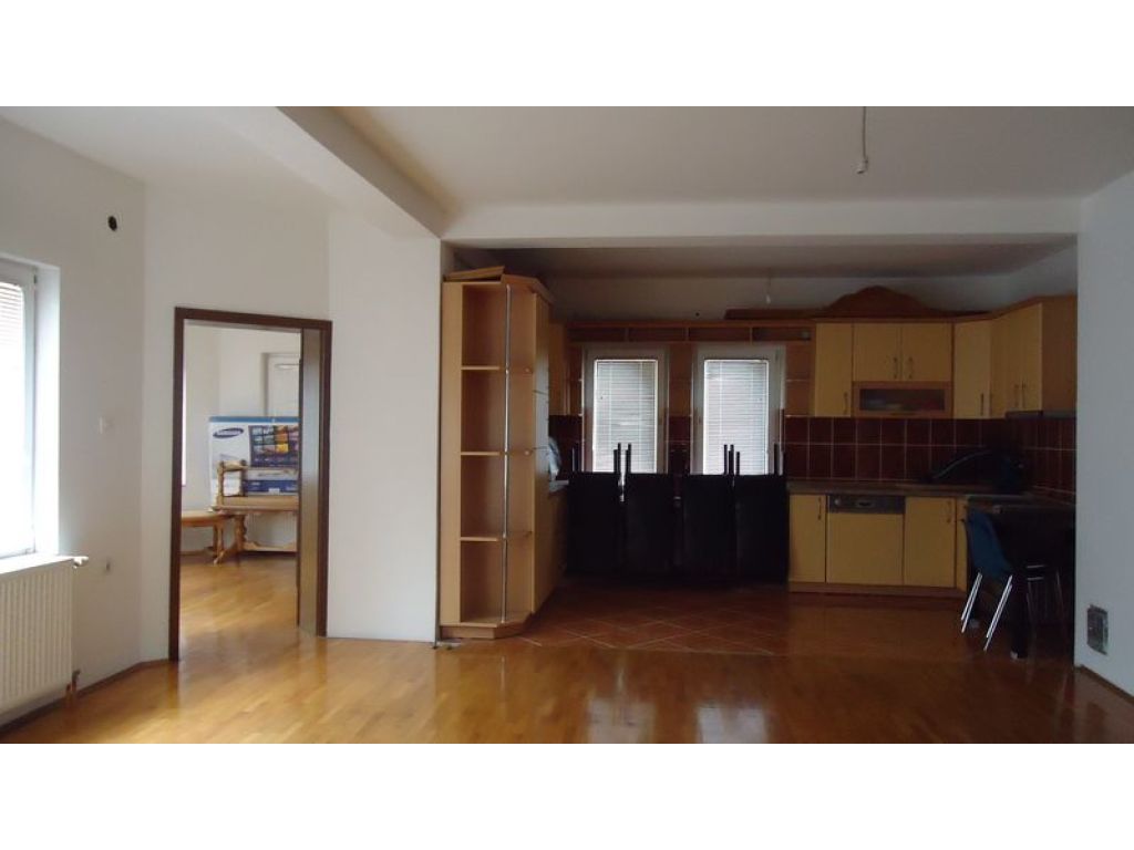 Maison à vendre 1200m² à kolovicë