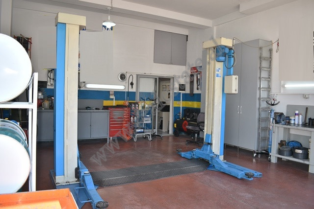 Spazio commerciale in vendita vicino a pallati me shigjeta a Tirana, albania (2)