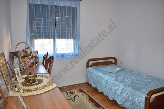 Drei-zimmer-wohnung zum verkauf in der nähe der mihal grameno schule in Tirana, albanien (8)