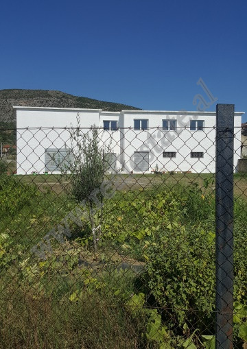 Ndërtesë me dy kate për shitje në zonën e lezhës, shqipëri