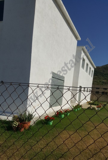 Ndërtesë me dy kate për shitje në zonën e lezhës, shqipëri (2)