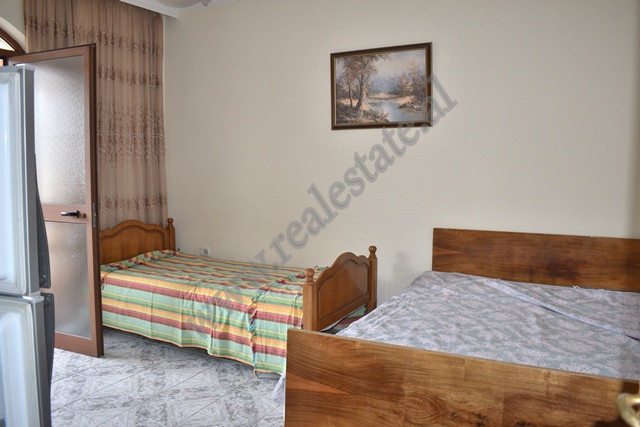 Apartament me një dhomë gjumi për shitje pranë kryqëzimit 21 dhjetori në Tiranë, shqipëri