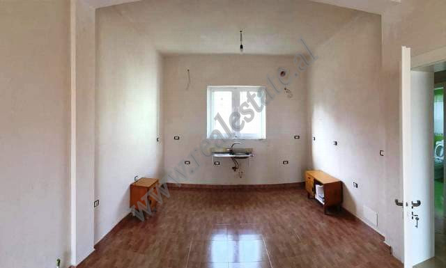 Villa de tres pisos en venta en la ciudad de Elbasan, albania (4)