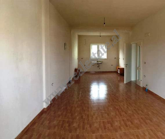 Villa de tres pisos en venta en la ciudad de Elbasan, albania (5)