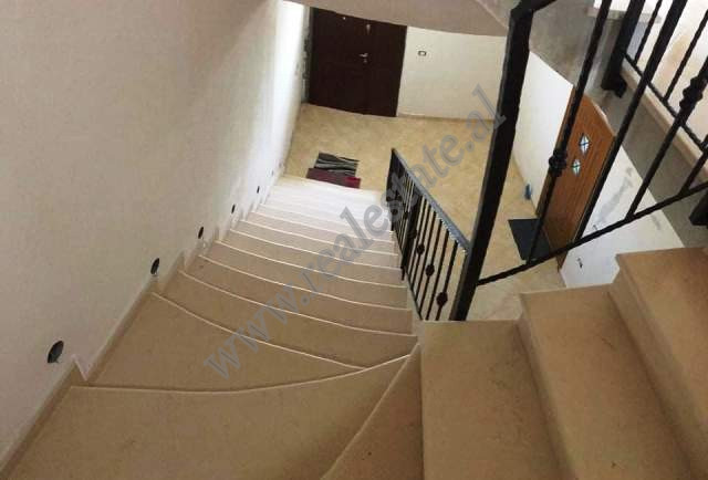 Villa de tres pisos en venta en la ciudad de Elbasan, albania (6)