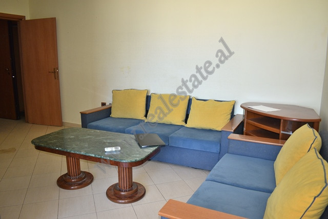 Dreizimmerwohnung zum verkauf in der dritan hoxha-straße in Tirana, albanien (2)