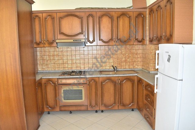 Dreizimmerwohnung zum verkauf in der dritan hoxha-straße in Tirana, albanien (3)